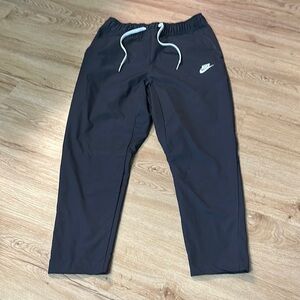 Nike pants size medium